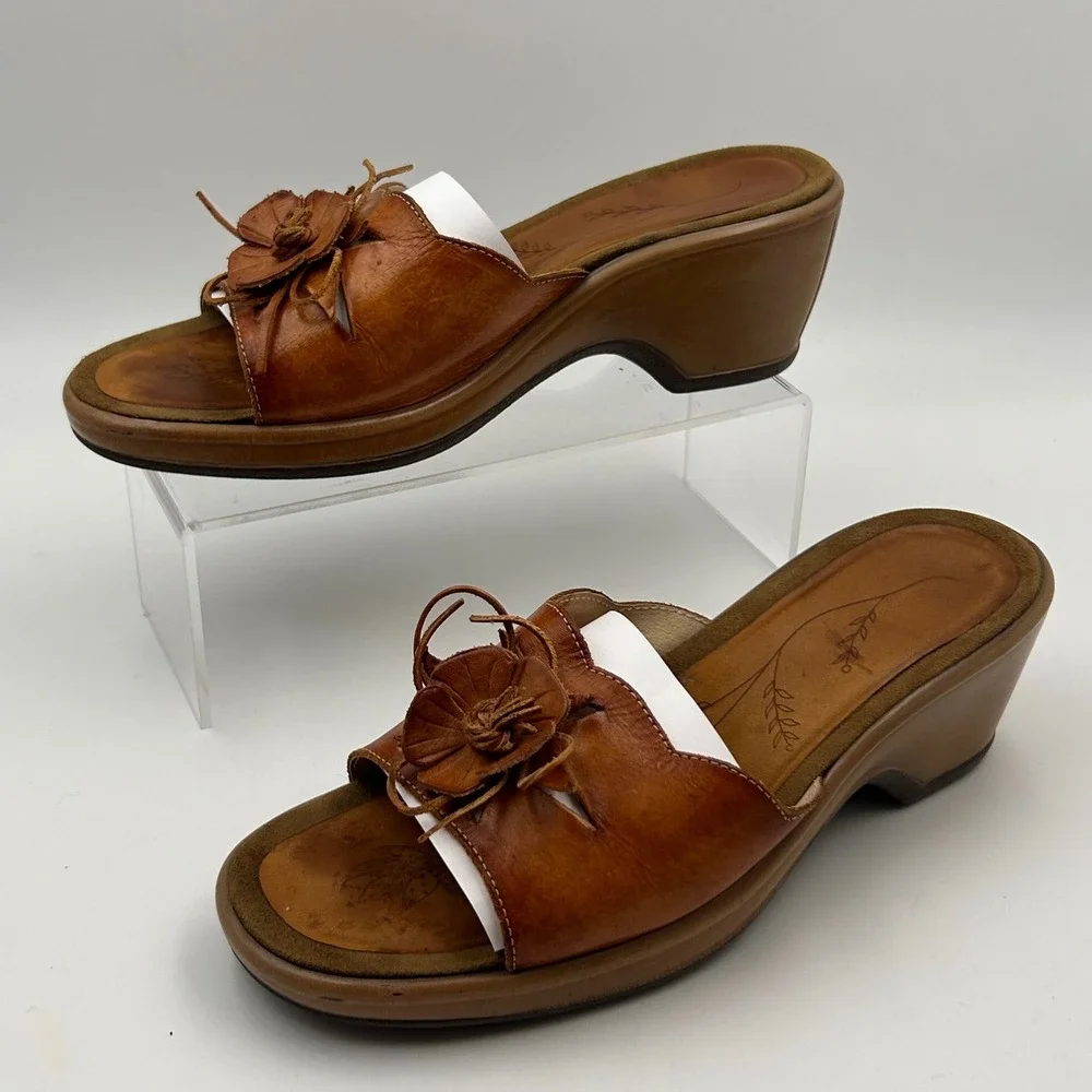 Dansko Wedge Slide Sandals Womens 39 8.5 Brown Leather Floral Boho Comfort Shoes